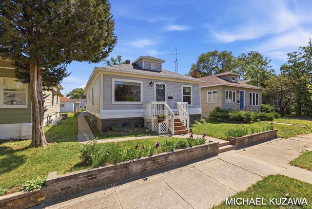 1438 Pennoyer Avenue, Grand Haven, MI 49417