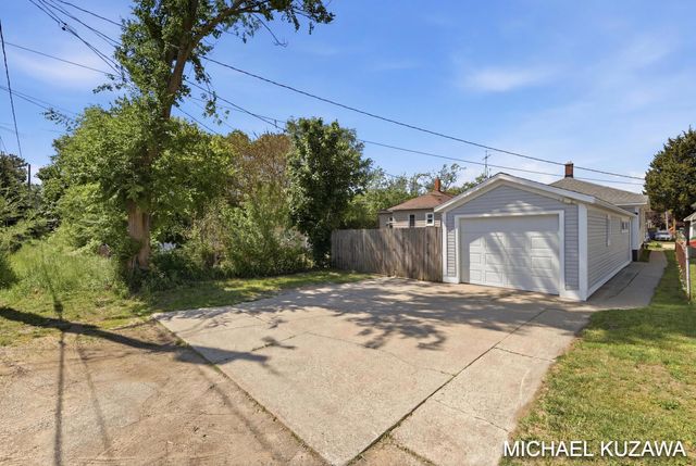 1438 Pennoyer Avenue, Grand Haven, MI 49417