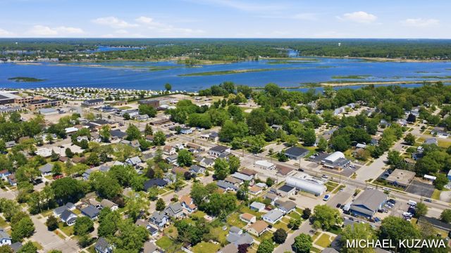 1438 Pennoyer Avenue, Grand Haven, MI 49417