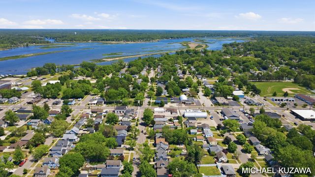 1438 Pennoyer Avenue, Grand Haven, MI 49417