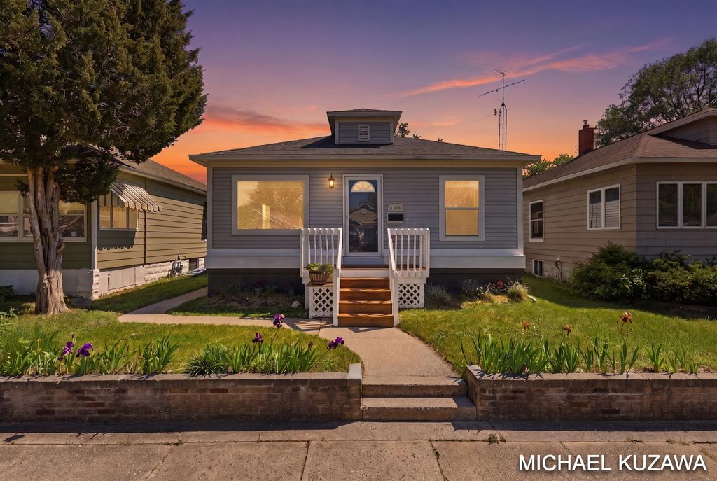 1438 Pennoyer Avenue, Grand Haven, MI 49417