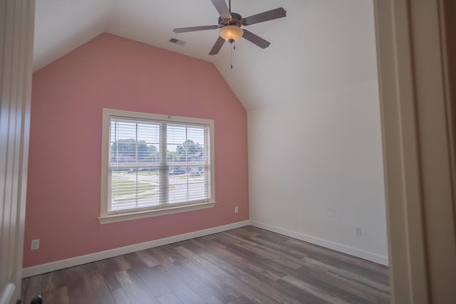 245 CHEROKEE CIR, Oakland, TN 38060