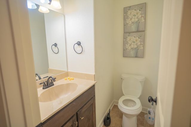 245 CHEROKEE CIR, Oakland, TN 38060