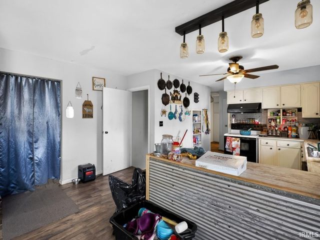 5012 Helmuth Avenue, Evansville, IN 47715