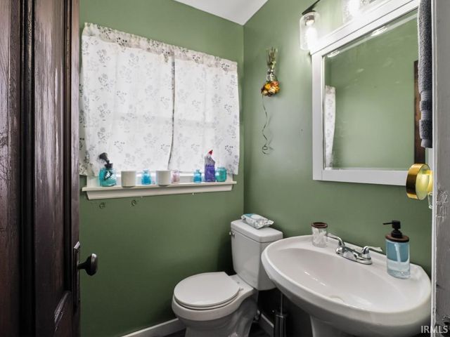 5012 Helmuth Avenue, Evansville, IN 47715