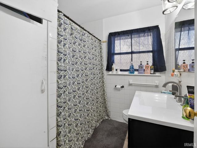 5012 Helmuth Avenue, Evansville, IN 47715