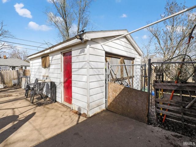 5012 Helmuth Avenue, Evansville, IN 47715