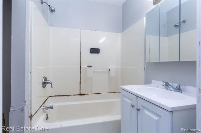6390 Vaughan Street, Detroit, MI 48228