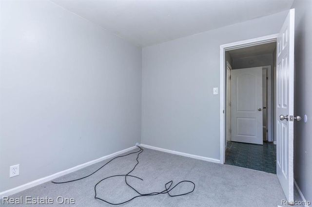 6390 Vaughan Street, Detroit, MI 48228