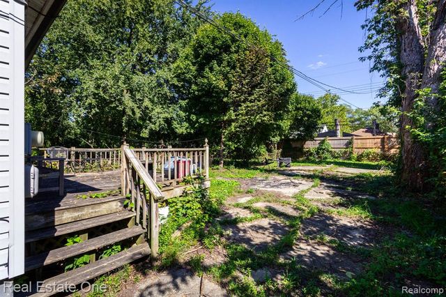6390 Vaughan Street, Detroit, MI 48228