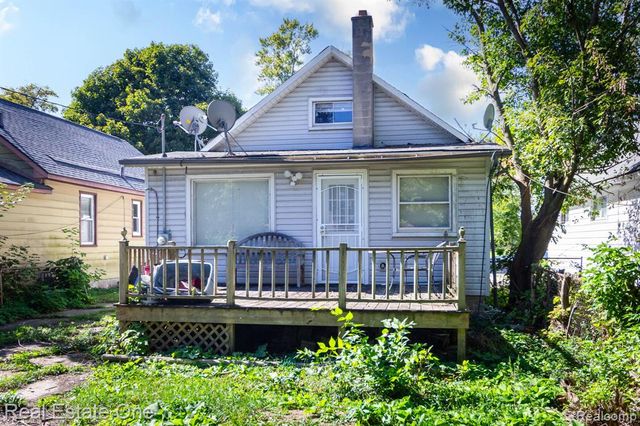 6390 Vaughan Street, Detroit, MI 48228