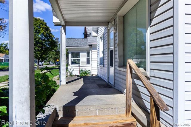 6390 Vaughan Street, Detroit, MI 48228