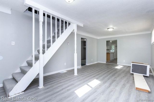 6390 Vaughan Street, Detroit, MI 48228
