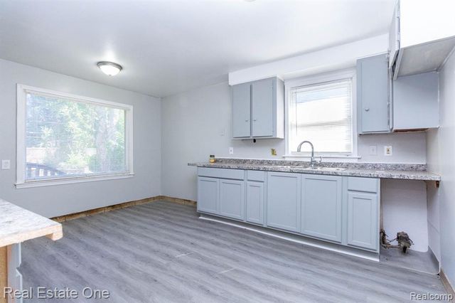 6390 Vaughan Street, Detroit, MI 48228