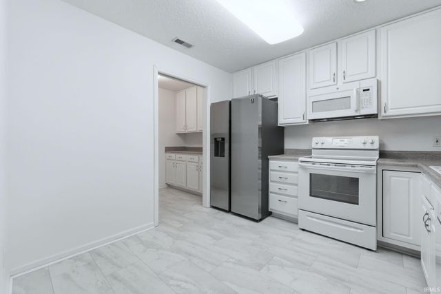 5194 Coventry Lane, Fort Wayne, IN 46804