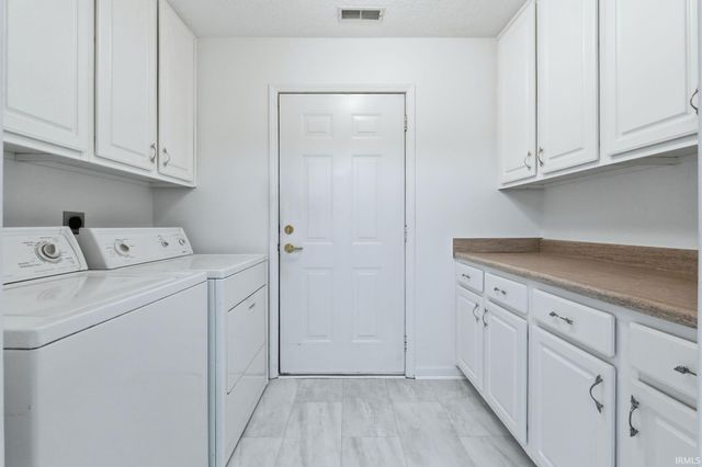 5194 Coventry Lane, Fort Wayne, IN 46804