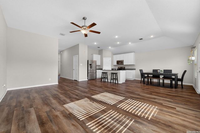 6907 Emerald Vly, San Antonio, TX 78242