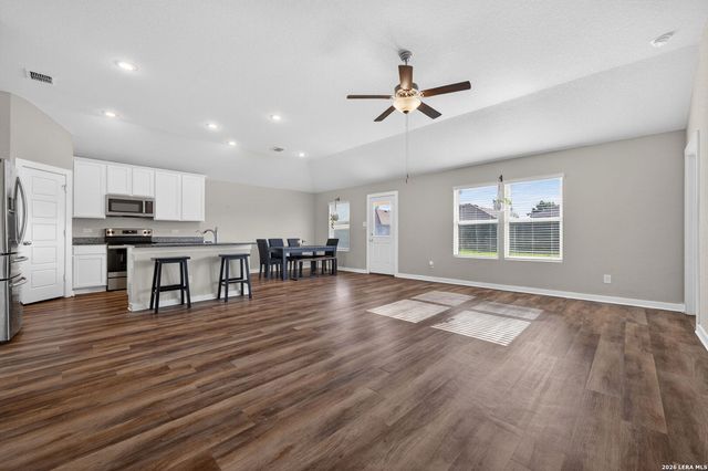 6907 Emerald Vly, San Antonio, TX 78242