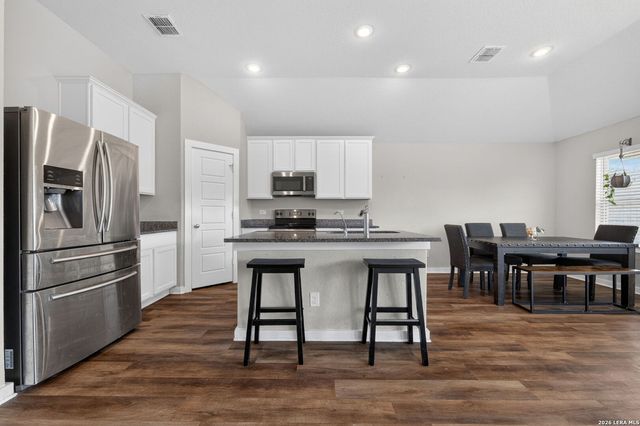 6907 Emerald Vly, San Antonio, TX 78242