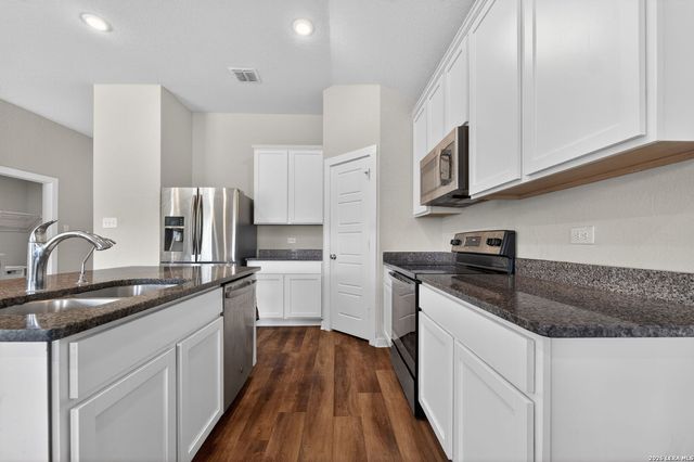 6907 Emerald Vly, San Antonio, TX 78242