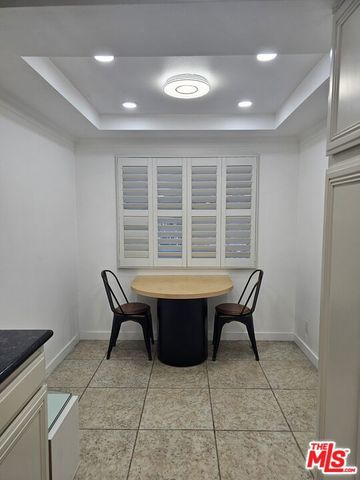 18326 Collins Street F, Tarzana (los Angeles), CA 91356