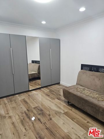 18326 Collins Street F, Tarzana (los Angeles), CA 91356