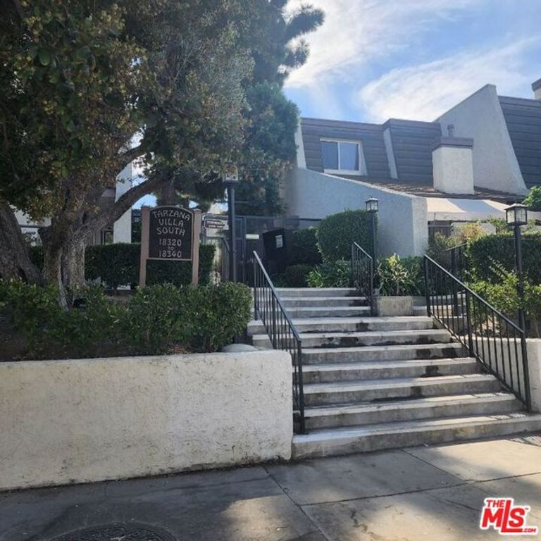 18326 Collins Street F, Tarzana (los Angeles), CA 91356