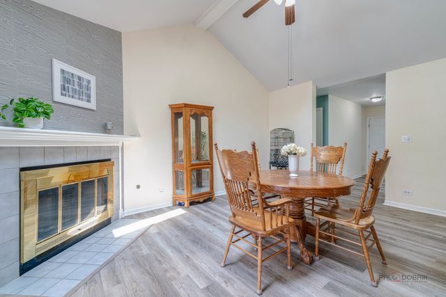809 Carol Avenue S, Mchenry, IL 60050