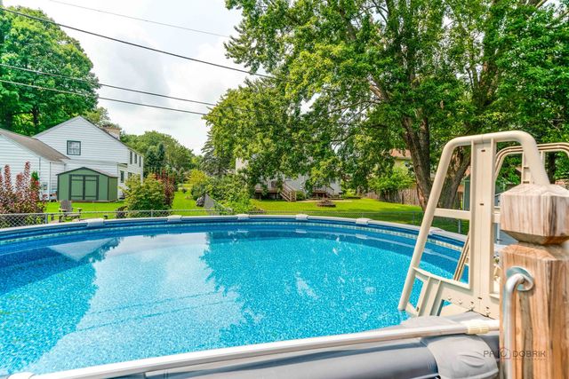 809 Carol Avenue S, Mchenry, IL 60050