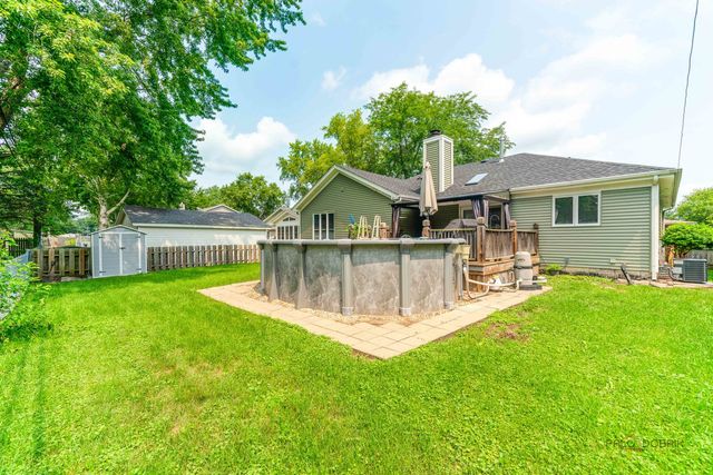 809 Carol Avenue S, Mchenry, IL 60050