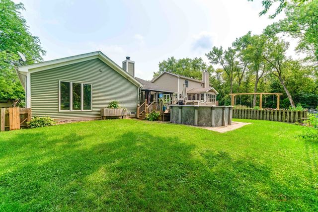 809 Carol Avenue S, Mchenry, IL 60050