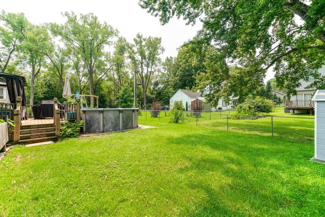 809 Carol Avenue S, Mchenry, IL 60050