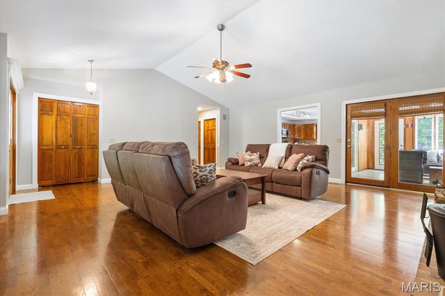 3500 Carrico Manor Lane, Florissant, MO 63034