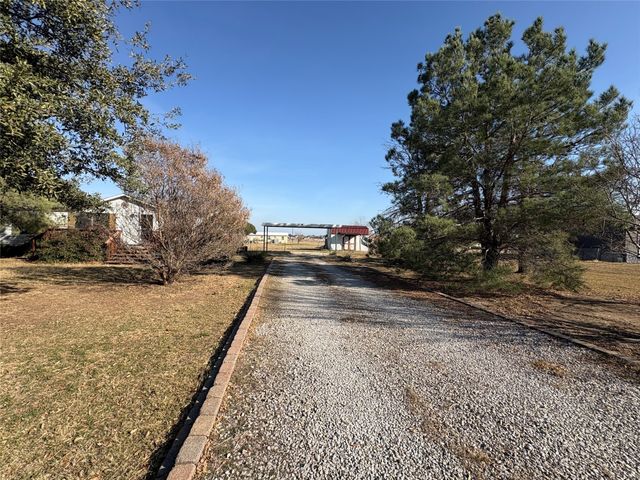 8461 Longhorn Drive, Justin, TX 76247