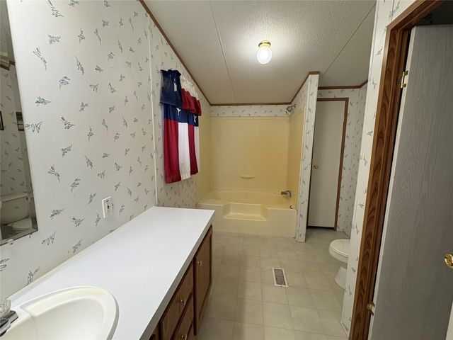 8461 Longhorn Drive, Justin, TX 76247