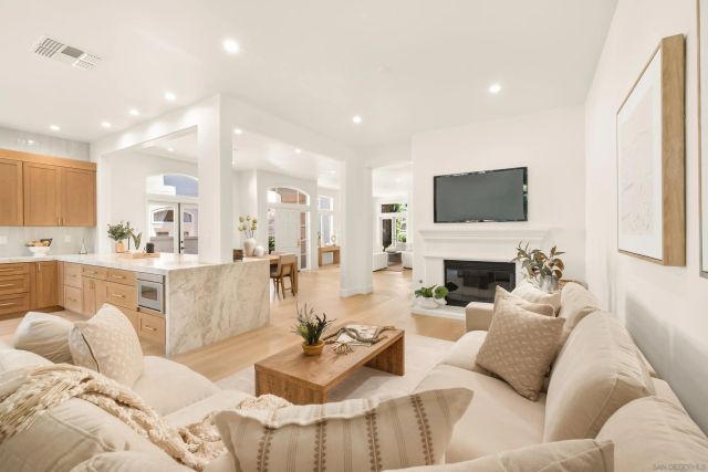 5342 Renaissance Ave, San Diego, CA 92122