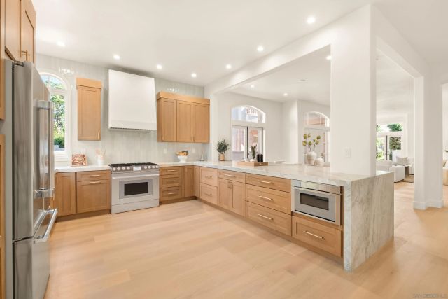 5342 Renaissance Ave, San Diego, CA 92122