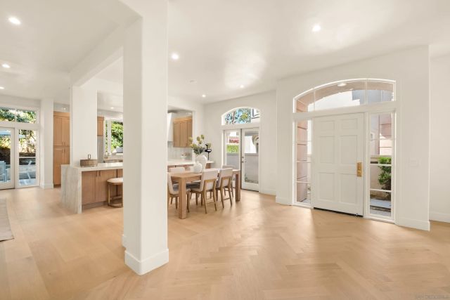 5342 Renaissance Ave, San Diego, CA 92122