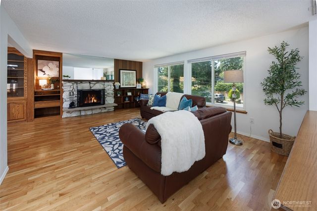 12822 NE 68th Street, Kirkland, WA 98033