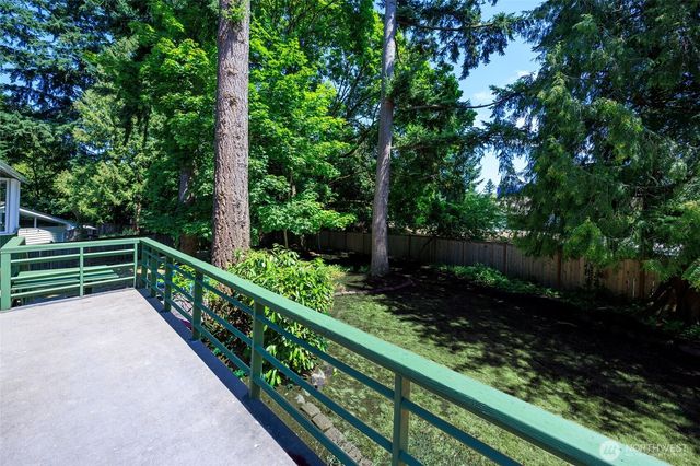 12822 NE 68th Street, Kirkland, WA 98033