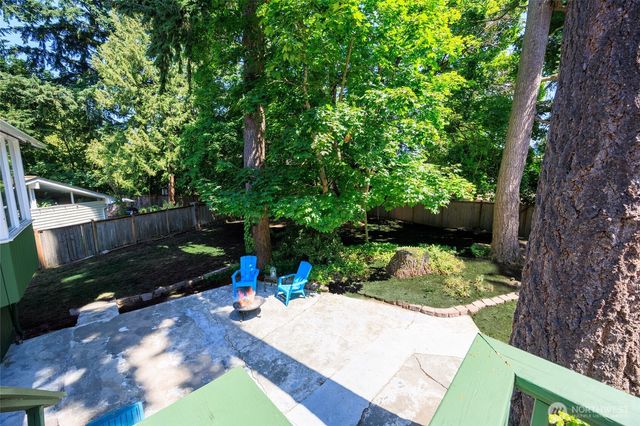 12822 NE 68th Street, Kirkland, WA 98033