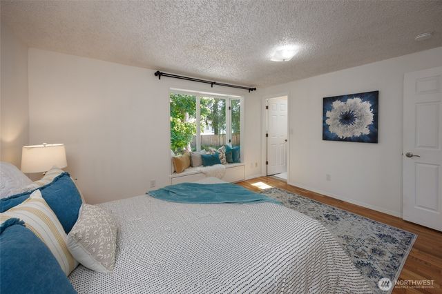 12822 NE 68th Street, Kirkland, WA 98033