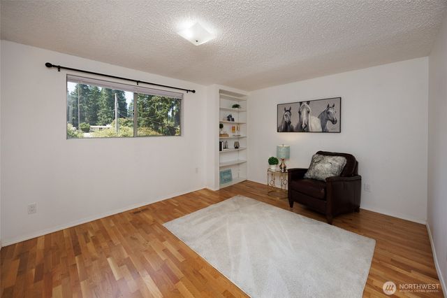 12822 NE 68th Street, Kirkland, WA 98033