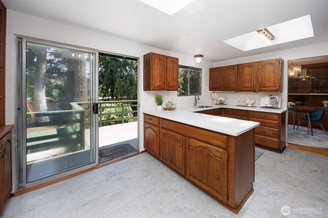 12822 NE 68th Street, Kirkland, WA 98033