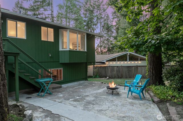 12822 NE 68th Street, Kirkland, WA 98033