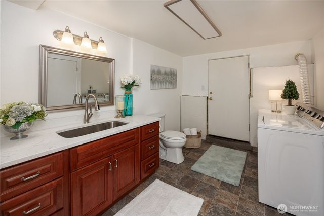 12822 NE 68th Street, Kirkland, WA 98033