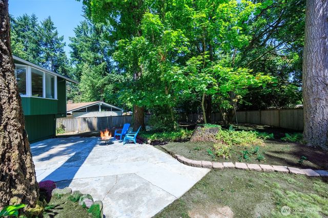 12822 NE 68th Street, Kirkland, WA 98033