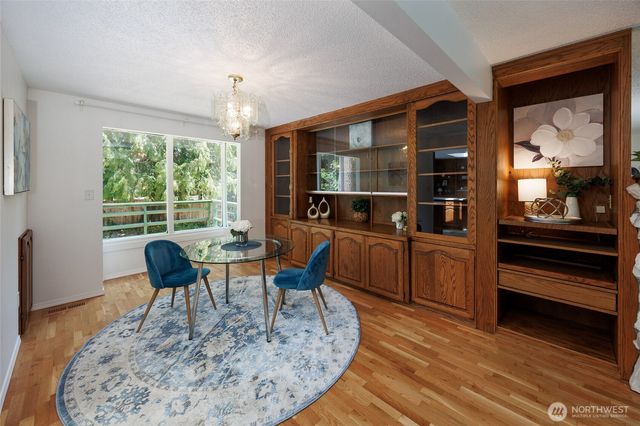 12822 NE 68th Street, Kirkland, WA 98033