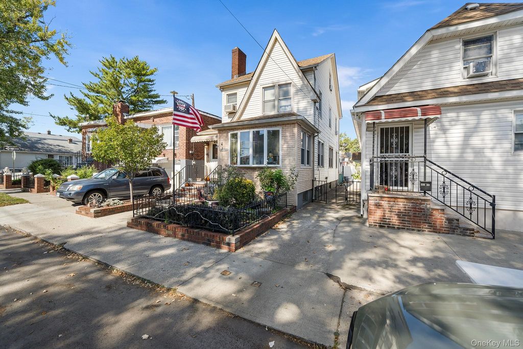 12607 7th Avenue, College Point, NY 11356 — photo 2