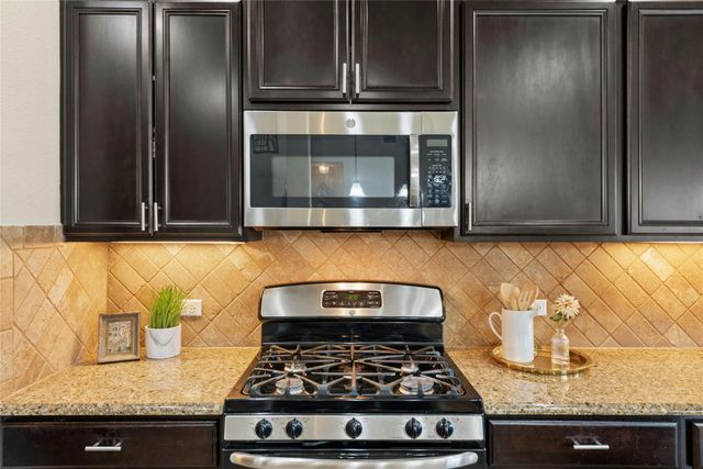 206 Paul Azinger DR, Round Rock, TX 78664